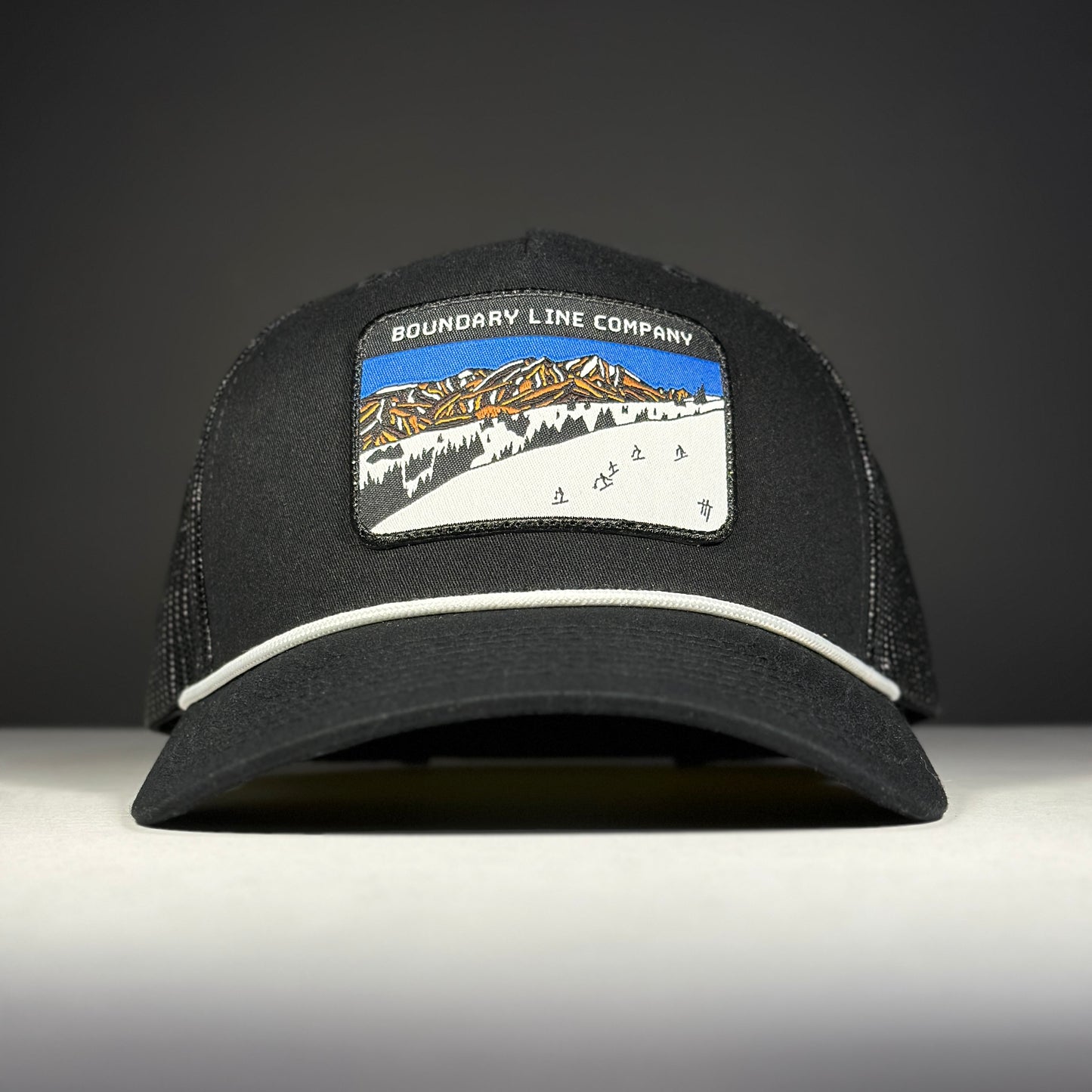 Back Bowls Hat / Black / White Rope