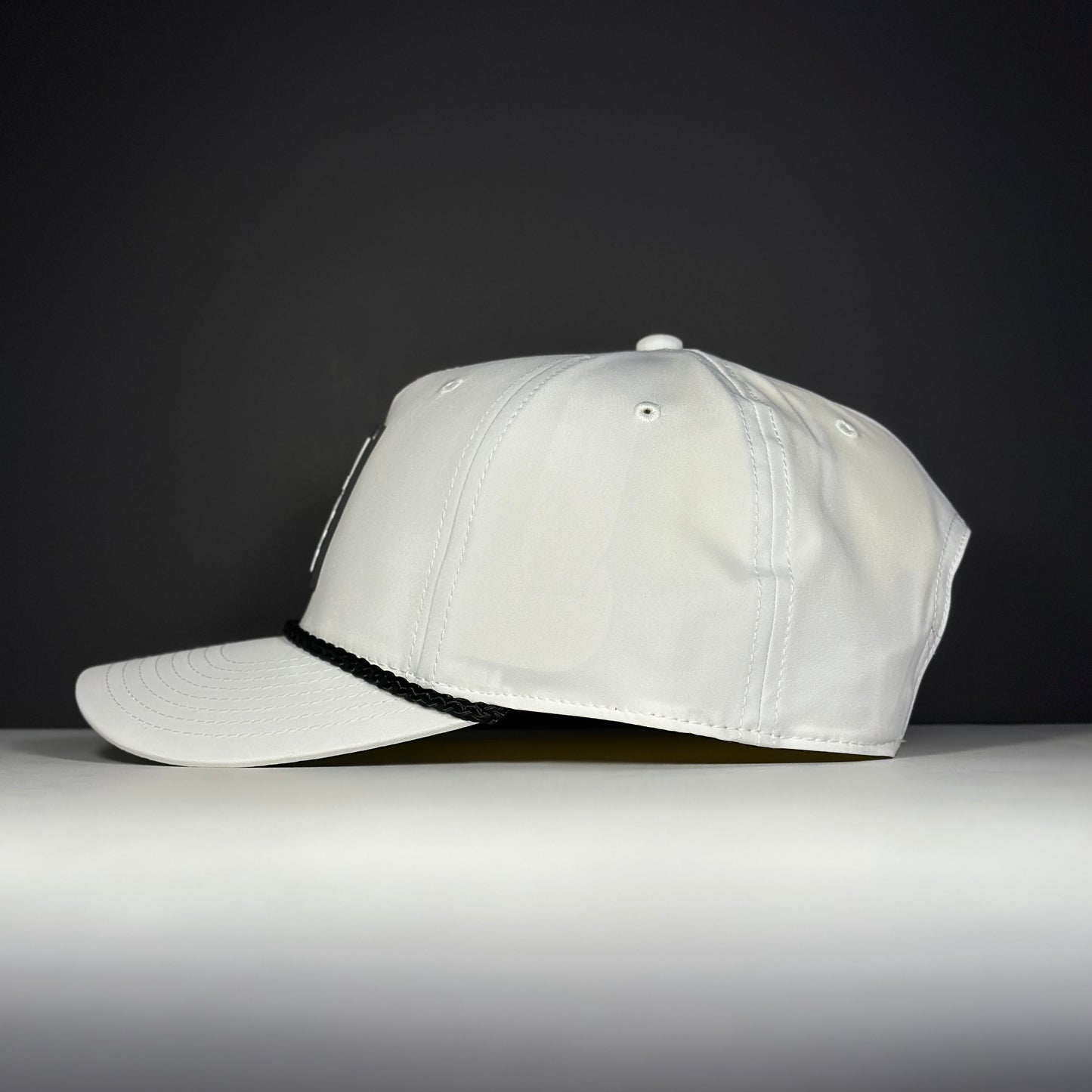 Ski Tips Hat / White