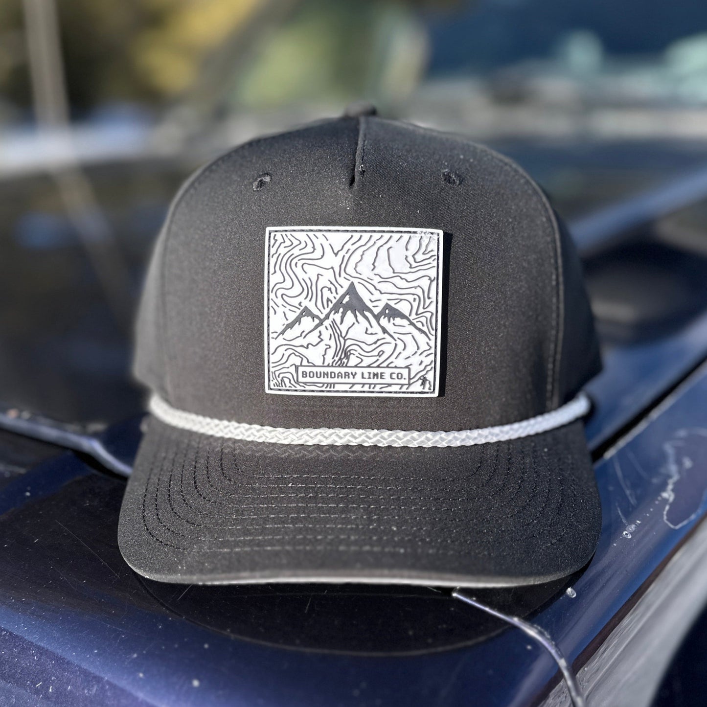 White Topo Hat / Black