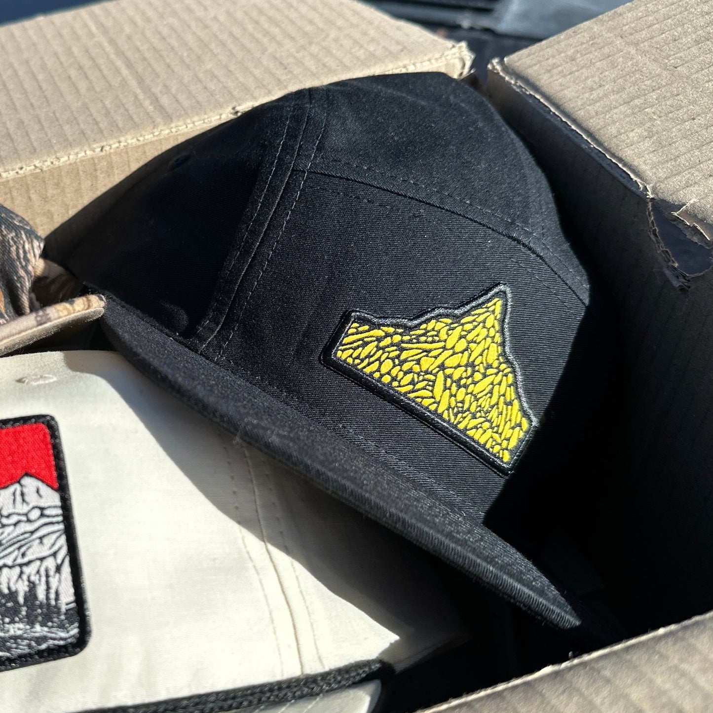 Gold Nugget Hill Hat / Black