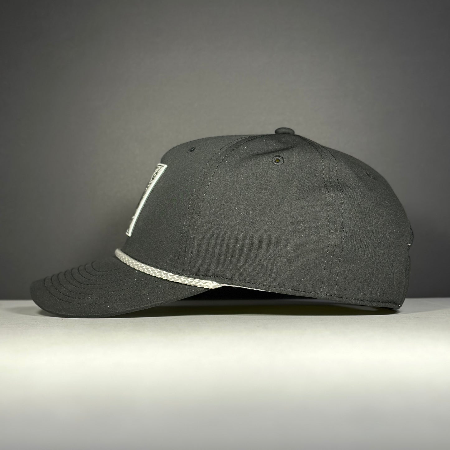 White Topo / Black